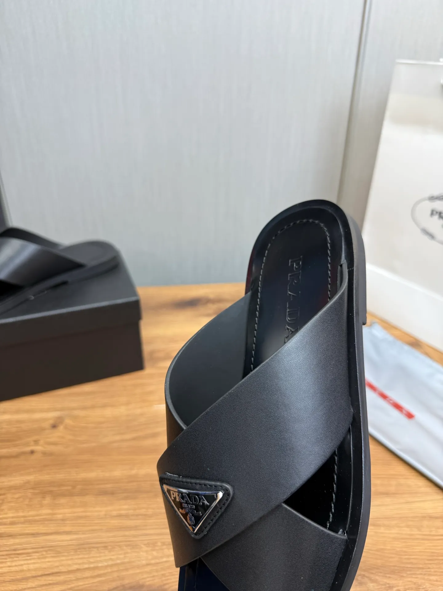 Factory price 340💰 ＰＲＡＤＡPrada - popular men's slippers hot sale 🔥 🩴Official website one to one production 38-45 sizes 45 46 🉑️Customized!